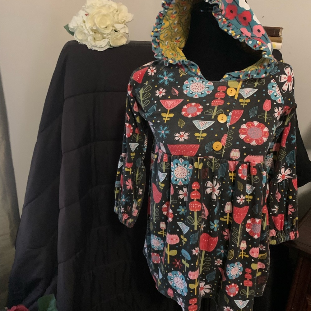 JELLY THE PUG GIRL CLOTHING PULLOVER TOP WITH HOOD